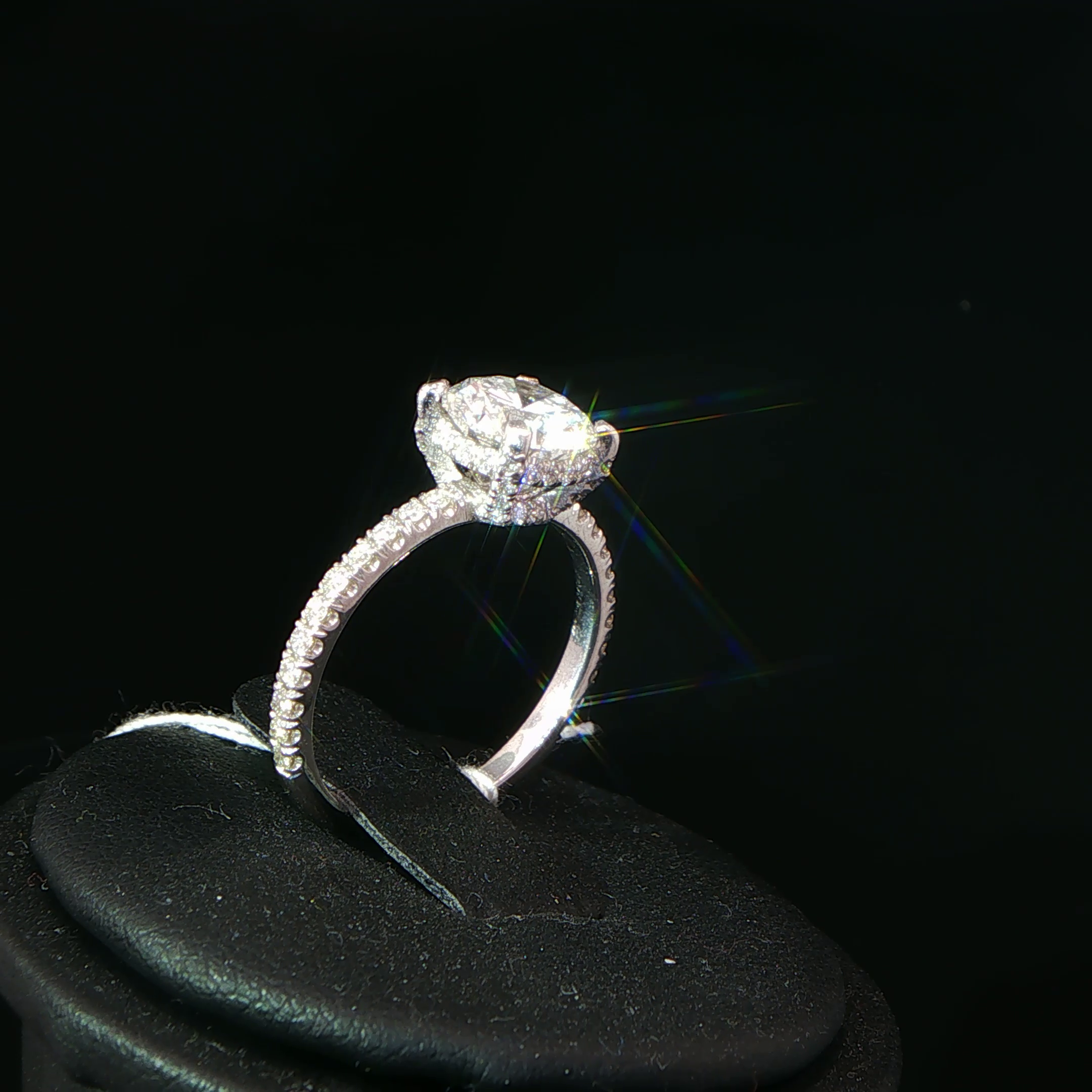 Round Diamond Engagement Ring with Pavé Band in White Gold