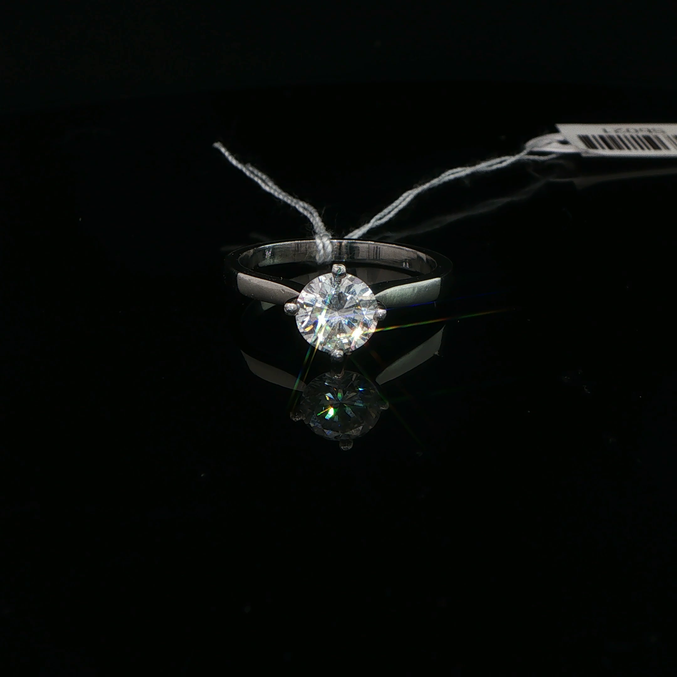 Four-Prong Diamond Solitaire Ring in Platinum