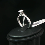 Classic Round Diamond Solitaire Ring in Platinum