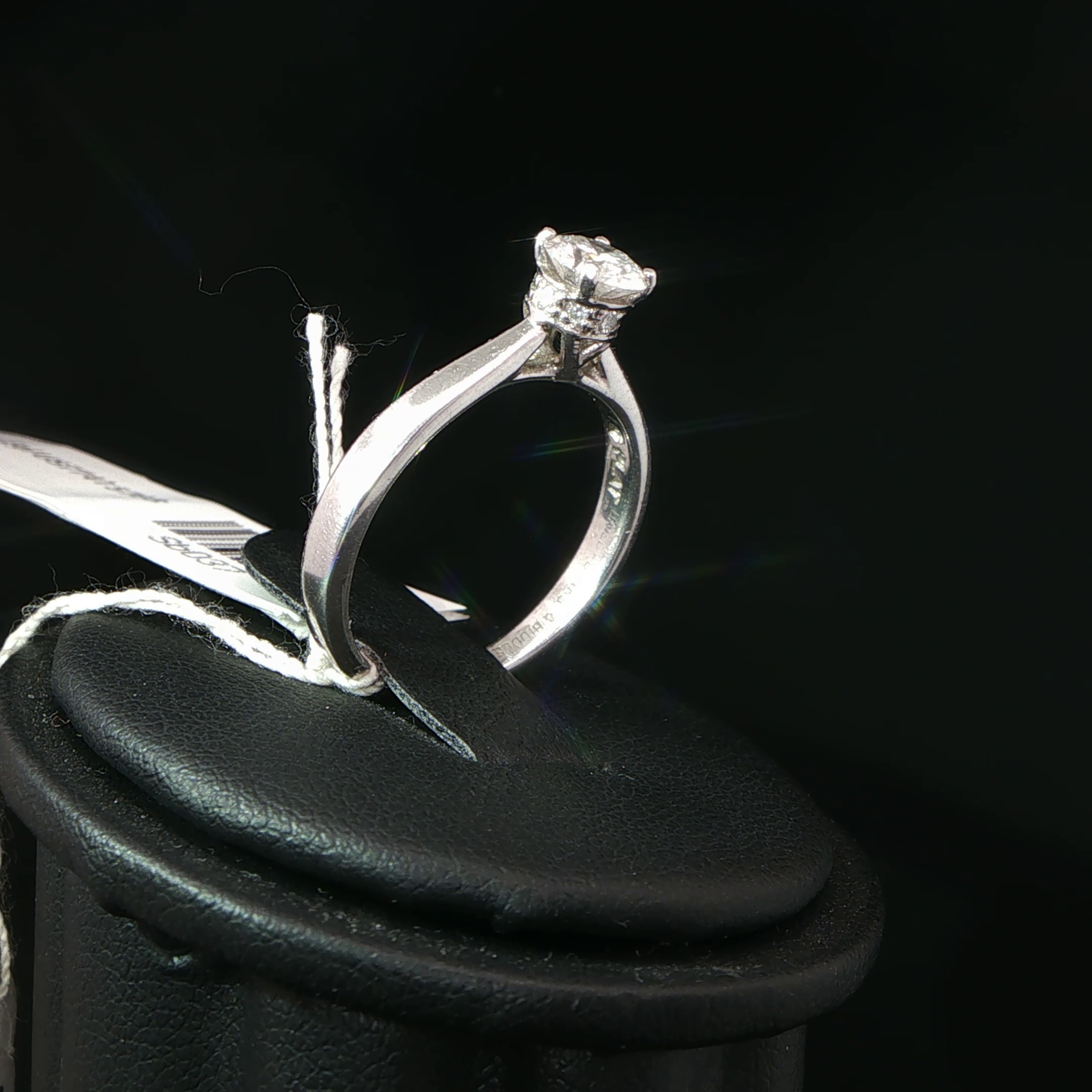 Classic Round Diamond Solitaire Ring in Platinum