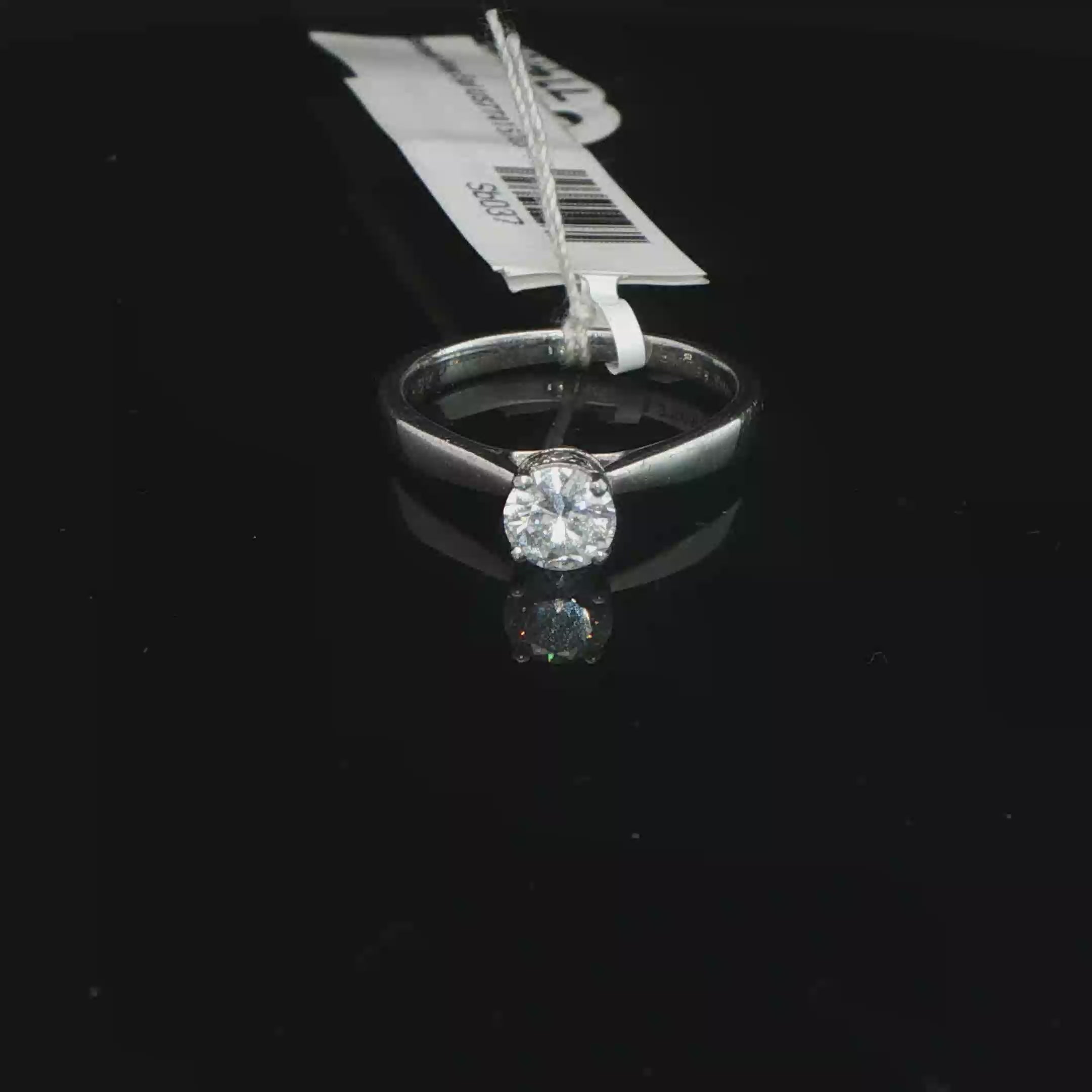 Classic Round Diamond Solitaire Ring in Platinum